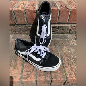 Vans Skate Shoe Sz 6.5 Vintage Look Skater Girl Low Top Classic Suede